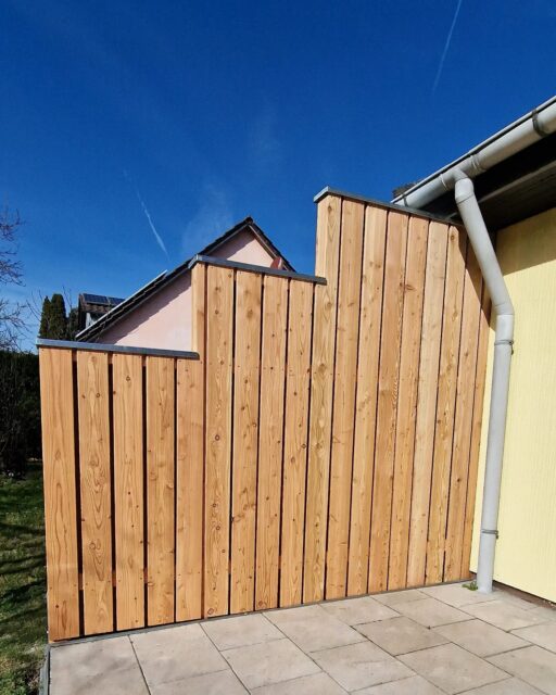 Lärchen Sichtschutz Wand ⚒️
#holz #holzarbeiten #natürlich #nachhaltigkeit #nachhaltigerrohstoff #zaun #zaunbau #fürth #nürnberg #ansbach #erlangen #gartenbau #garten #gartengestaltung #galabau #projekt #baustelle #beiderarbeit #baumaschine #montage #montagearbeit #lovemyjob #landscapephotography #outdoorfotografie #sichtschutzzaun #sichtschutz